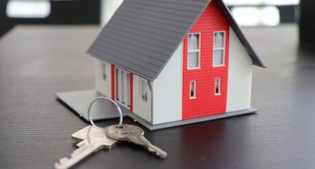 lomug consulturia juridica inmobiliario 458x247 - Consultoría jurídica inmobiliaria: derecho arrendamientos